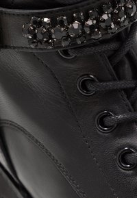 Steven New York Botines camperos - black