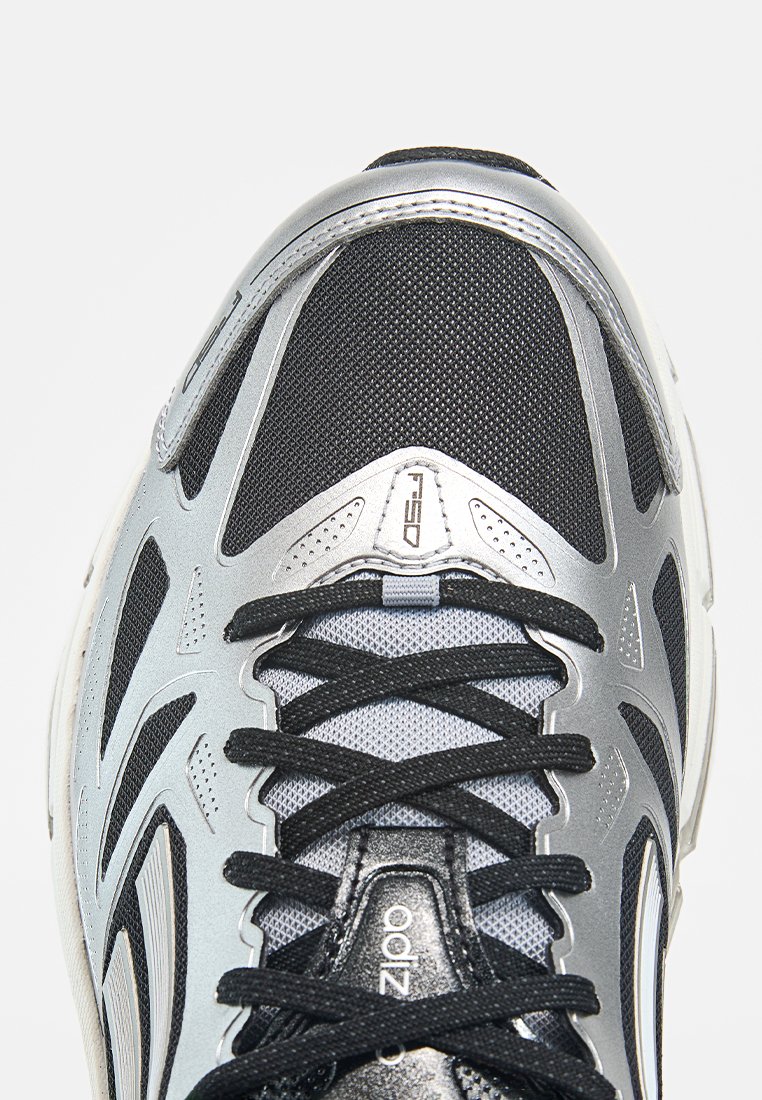 ADIZERO F50