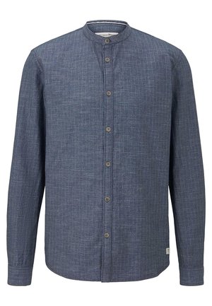 Donkerblauw overhemd met lange mouwen, subtiel ruitpatroon, knopen aan de voorkant en een klein opstaand kraagje.