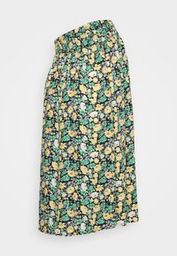 Gonna floreale con sfondo nero, caratterizzata da fiori gialli, verdi e lavanda. Vita elastica e design fluido; tessuto leggero.