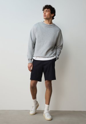 Next, REGULAR FIT - STRETCH CHINO SHORTS 2 PACK  . - Shorts - navy/stone