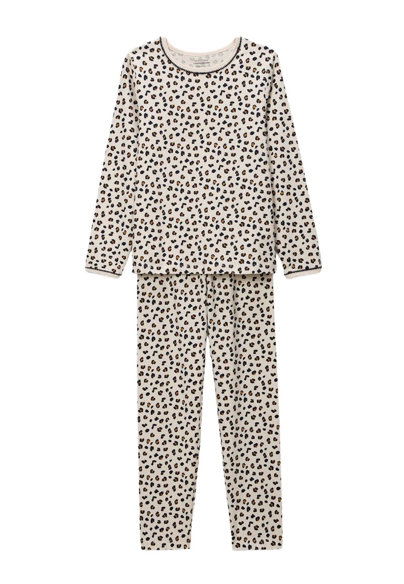 Ensemble de pyjama en imprimé léopard en tissu beige doux. T-shirt à manches longues avec col rond et pantalon ajusté assorti. Bordures noires tout au long.