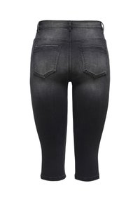 Shorts en jean noir délavé mi-genoux avec deux poches arrière et passants de ceinture, vus de dos sur fond blanc.