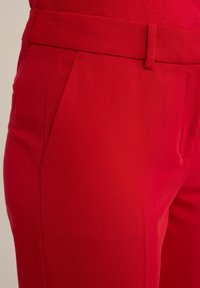 WE Fashion Nohavice chinos - red