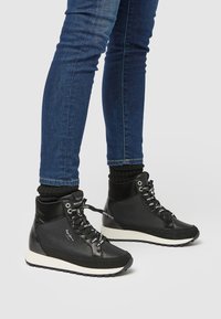 Pepe Jeans Höga sneakers - black