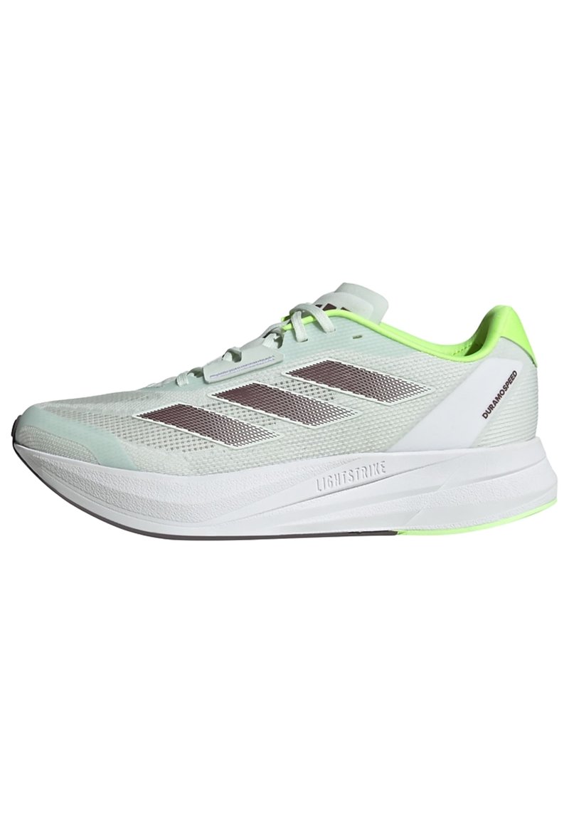 Scarpe da corsa leggere con una tomaia in rete verde menta, fasce riflettenti argento e una suola bianca ammortizzata con dettagli verde neon.
