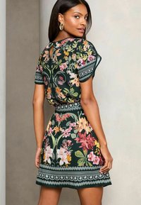 Lipsy PLACEMENT TIE FRONT REGULAR FIT - Vapaa-ajan mekko - black