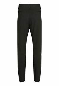 Pantalon noir à coupe ajustée, avec un devant plat, deux poches arrière boutonnées et une texture de tissu lisse.