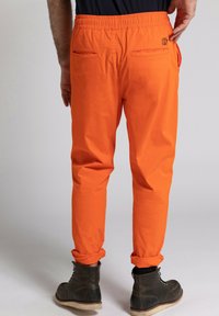JP1880 Pantalon classique - orange