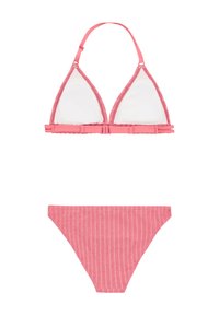 Pinkki bikinit-setti, jossa on kolmionmuotoinen yläosa säädettävillä olkaimilla ja kontrastivärinen valkoinen vuori, sekä vastaava alaosa, jossa on uritettu pinta.