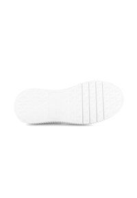 Weiße Gummisohle mit einer strukturierten Oberfläche, die diamantförmige Muster und Rillen für besseren Halt sowie geprägte Markenzeichen aufweist.