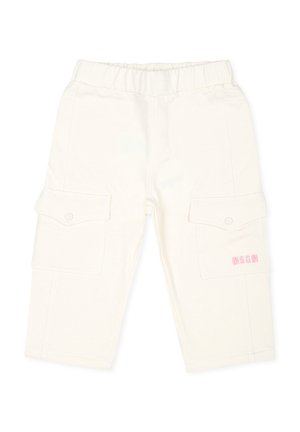 Pantaloni cargo bianchi realizzati in tessuto morbido, dotati di due tasche laterali, una vita elastica e dettagli con logo rosa sulla gamba destra.