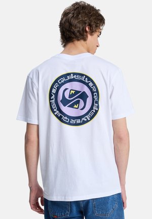 - T-shirt z nadrukiem