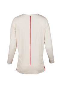 Weißer Pullover mit rohem vertikalem Nähten und Akzenten, langen Ärmeln, gerippten Bündchen und einer strukturierten Oberfläche.