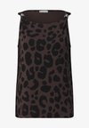 TOP WITH BOAT NECKLINE AND SHOULDER - Débardeur - molten earth