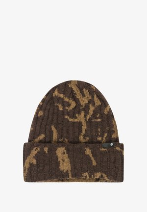 Strickmütze in Dunkelbraun mit einem hellbraunen abstrakten Muster. Sie verfügt über einen umgeschlagenen Saum und ein kleines schwarzes Etikett an der Seite. Weiche Textur.