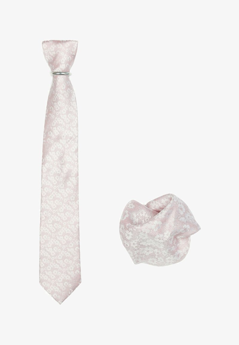 Lichtroze stropdas en bijpassende sjaal, beide met een subtiel bloemenpatroon. De stof heeft een gladde textuur met een lichte glans.