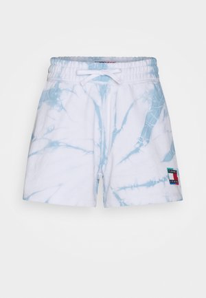 Valkoiset ja vaaleansiniset batikkikuviolliset shortsit, joissa elastinen vyötärö, kiristysnauha ja Tommy Jeans -logopatch vasemmassa lahkeessa.