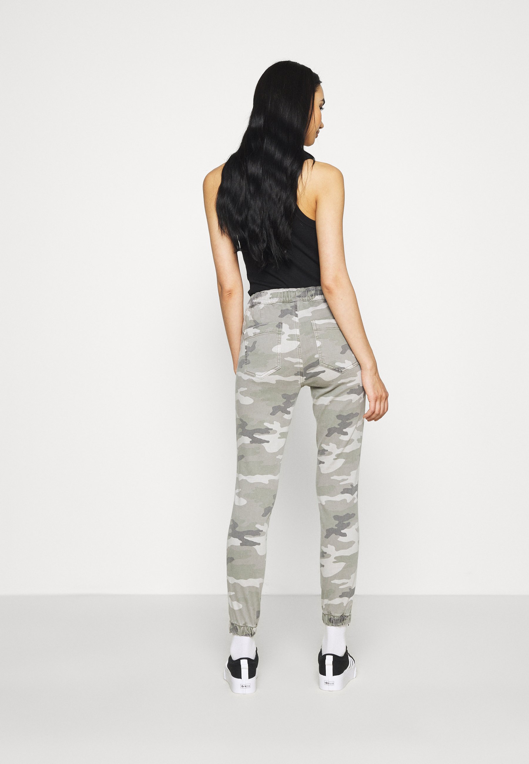 American Eagle HIGH RISE JEGGING JOGGER - Broek - grey/olijfgroen - Zalando .nl