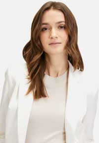 Betty & Co LANGARM - Blazer - rohweiß
