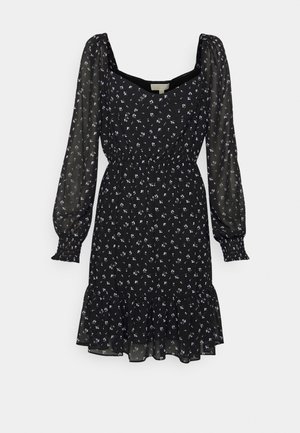 Zwarte midi-jurk met bloemenprint, met opgerolde lange doorschijnende mouwen, gerimpelde manchetten, getailleerde taille, vierkante halslijn en een gerafelde zoom.