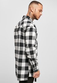 Urban Classics Button down-skjorte - black white