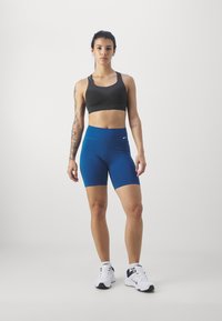 Nike Performance ONE - Pajkice - court blue/white