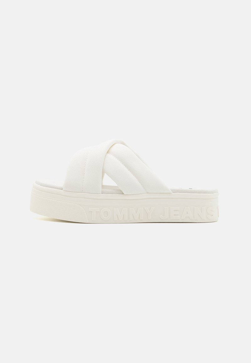 Tommy Jeans LETTERING - Sandalias planas - ecru