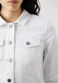 ONLY Tall ONLWESTA JACKET - Traper jakna - white