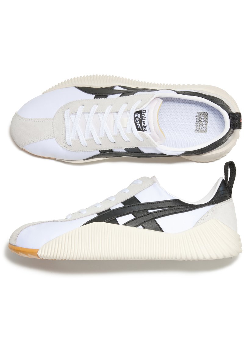 Onitsuka Tiger ACROMOUNT Trainers white black/white