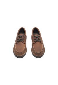 Bruine leren veterschoenen met een ronde neus, gedetailleerde stiksels, groene veters en een gestructureerde rubberen zool. Eenvoudig, klassiek ontwerp.