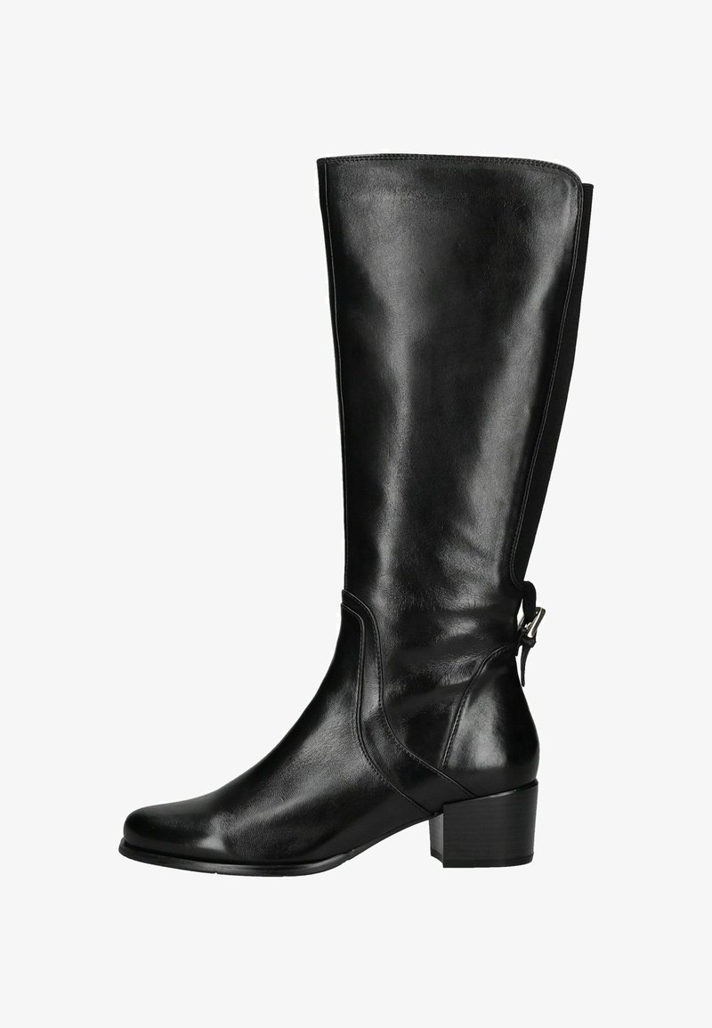 Botas de cuero negras hasta la rodilla con un acabado suave, un tacón cuadrado y una cremallera lateral. Presenta una hebilla decorativa en la parte posterior.