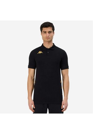Polo shirt nera con maniche corte, caratterizzata da un logo dorato sul petto sinistro e dettagli dorati sui lati. Realizzata in tessuto morbido.