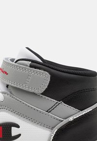 Champion RD18 2.0 MID B PS UNISEX - Basketballsko - white/grey/new black