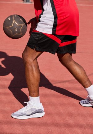 ICON SHORT - Sport rövidnadrágok - black/university red/white