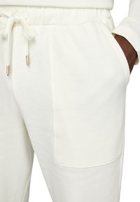 Boggi Milano Treningo apatinė dalis - white