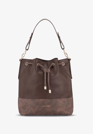 Sac seau en cuir marron foncé avec une fermeture à cordon, quincaillerie dorée et une partie inférieure texturée. Nom de la marque en relief doré.