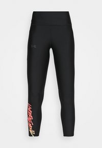 Černé sportovní legíny z pružného materiálu s vysokým pasem. Na levé nohavici se nachází malé šedé logo a barevný grafický text.
