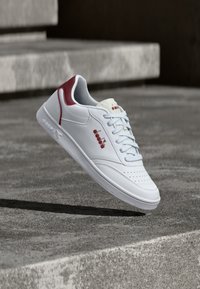 Επιλέχθηκε, super white/empire red