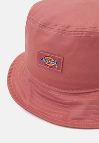 Dickies CLARKS GROVE BUCKET UNISEX - Chapéu - withered rose