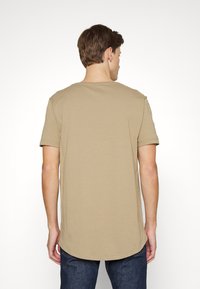 Lee SHAPED TEE - T-shirt básica - clay