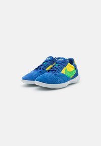 Nike Performance STREETGATO - Sapatilha de treino - game royal/yellow strike/stadium green