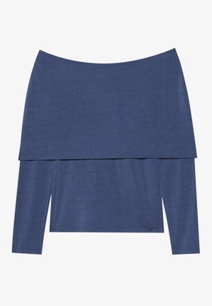 Langermet topp i mørkeblå, med off-the-shoulder design og lagdelt effekt, laget av mykt, teksturert stoff.
