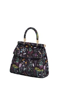 Torba s cvjetnim uzorkom na crnoj podlozi, strukturiranog oblika, s gornjom ručkom i zlatnim detaljima. Mekana tkanina s detaljnim botaničkim dizajnom.