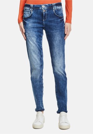 MIT WASCHUNG - Slim fit jeans - blau