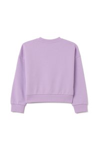 Sudadera recortada de lavanda con cuello redondo, puños y dobladillo acanalados. Textura suave con hombros caídos y un ajuste relajado.