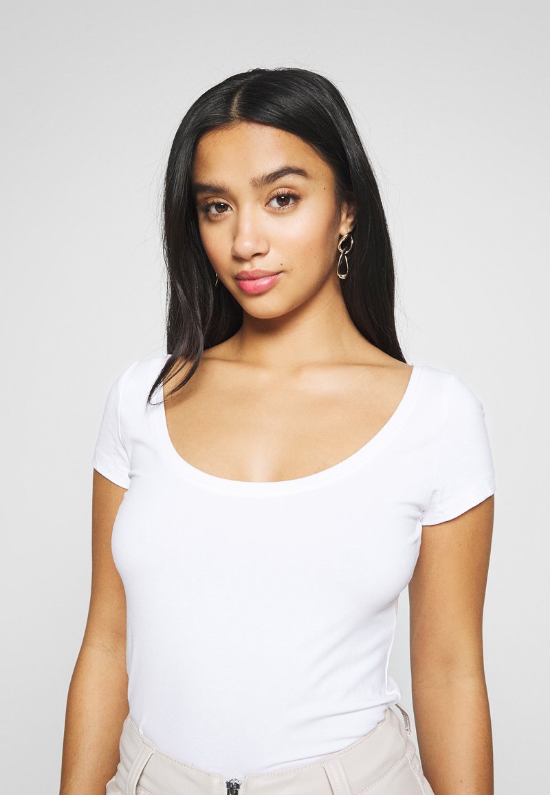 Damen T-Shirts | Anna Field Petite 3 PACK T-Shirt basic white/black/dark grey/weiß - AR83714 Damen T-Shirts | Anna Field Petite 3 PACK T-Shirt basic white/black/dark grey/weiß - AR83714