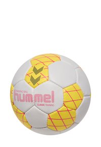 Vitt fotboll med ett gult och rosa rutmönster. Har texten "hummel" och "TRAINING BALL CLASSIC TRAINING" i rosa.