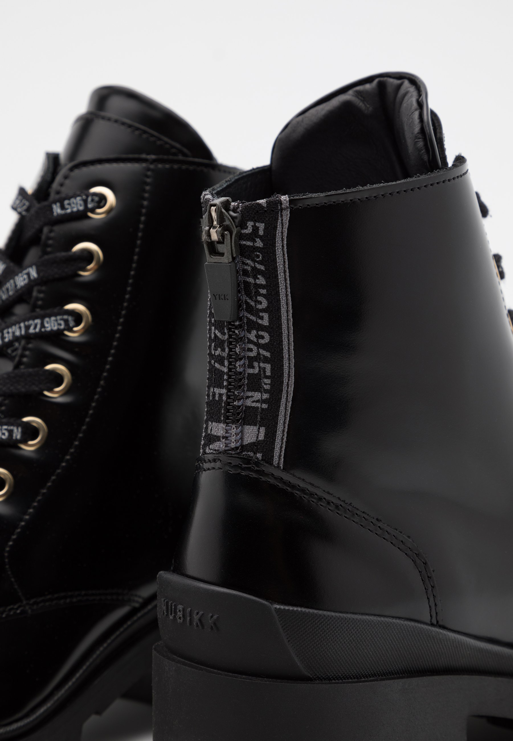 NUBIKK Bottines à lacets JANE VELAS en noir | Omoda