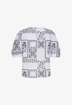 Valge pluus tumehallide lille- ja geomeetriliste mustritega, lühikeste puhvitud varrukatega ning võtmeaugu tagaosalise kinnitusega. Pehme puuvillane materjal.